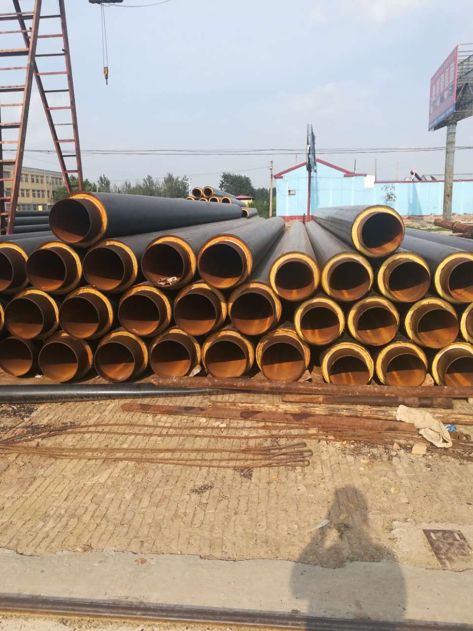 河北鋼套鋼直埋蒸汽保溫管道 外滑動(dòng)型預(yù)制直埋蒸汽保溫管報(bào)價(jià)表